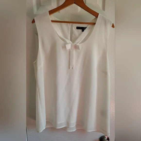 NET Ness Sleeveless Top - Picture 1 of 5